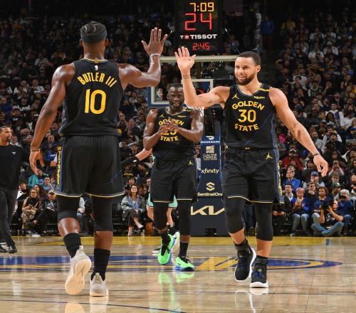 穆迪运球到 穆迪运球到